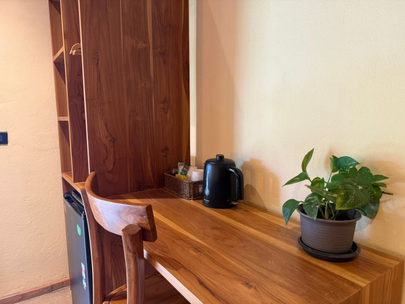 nscf bamboo hut room table